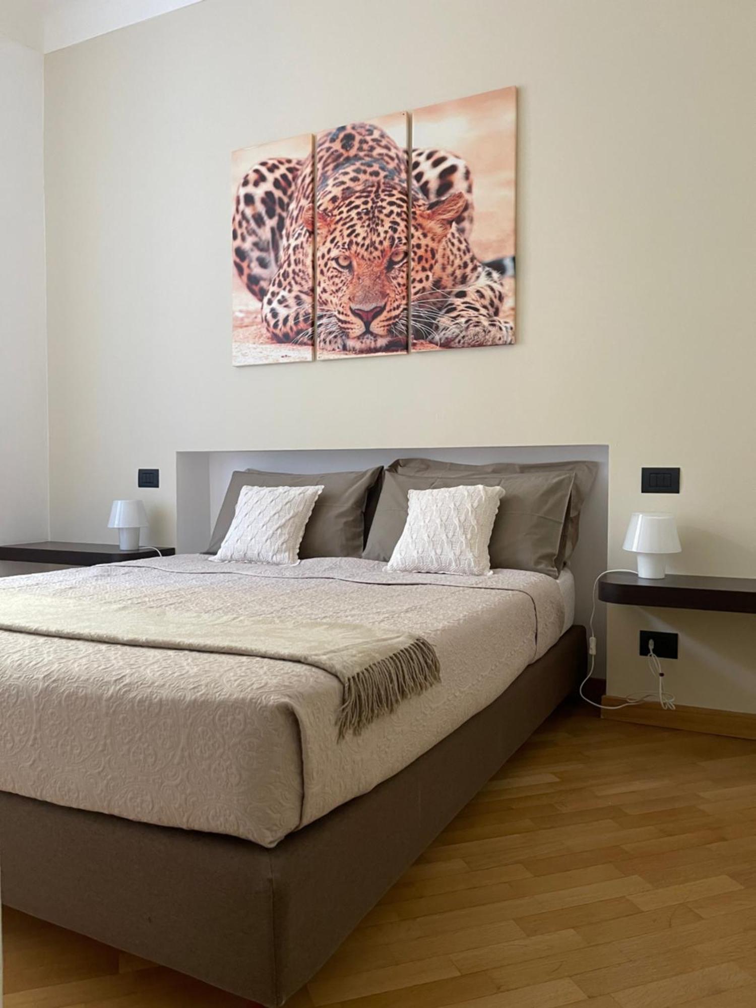 Charming Como - Apartment Downtown In The Pedestrian Area With 2 Double Bedrooms And 2 Complete Bathrooms A Spacious Living Room And Full Equipped Kitchen Dış mekan fotoğraf