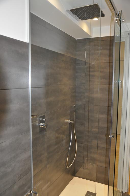 Charming Como - Apartment Downtown In The Pedestrian Area With 2 Double Bedrooms And 2 Complete Bathrooms A Spacious Living Room And Full Equipped Kitchen Dış mekan fotoğraf