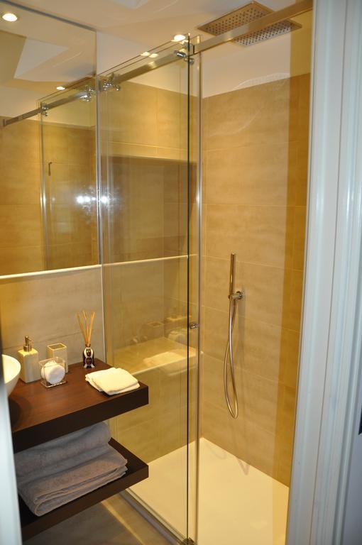 Charming Como - Apartment Downtown In The Pedestrian Area With 2 Double Bedrooms And 2 Complete Bathrooms A Spacious Living Room And Full Equipped Kitchen Dış mekan fotoğraf